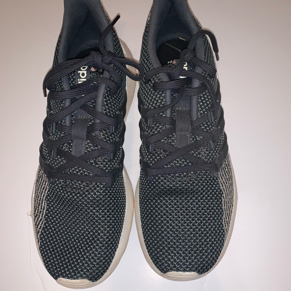 Adidas Size 9 - Picture 2 of 4
